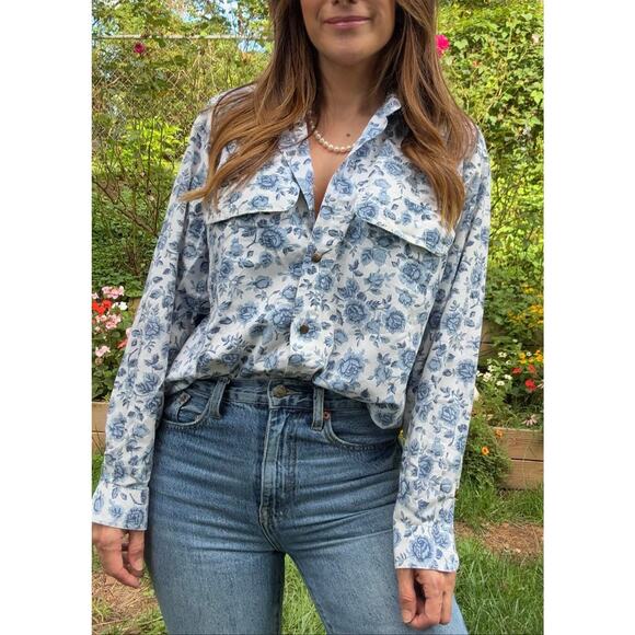 90s Lizwear Blue Rose Button-Down - 90s Vintage - Cottagecore - Porcelain Blue - Picture 5 of 5